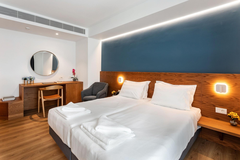 Bedroom 4, DAYS City Suites, West Greece