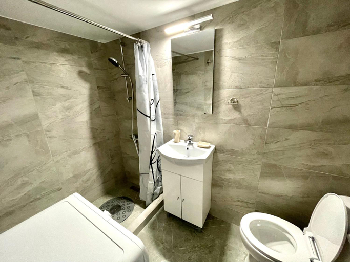 Bathroom 3, Kallithea Gold Apartment greendom, Attica
