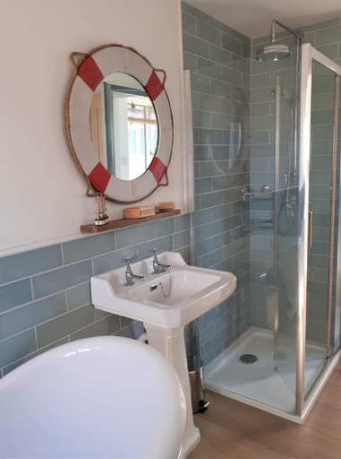 Bathroom 3, The Crabshack Cottage Normans Bay Pevensey, East Sussex