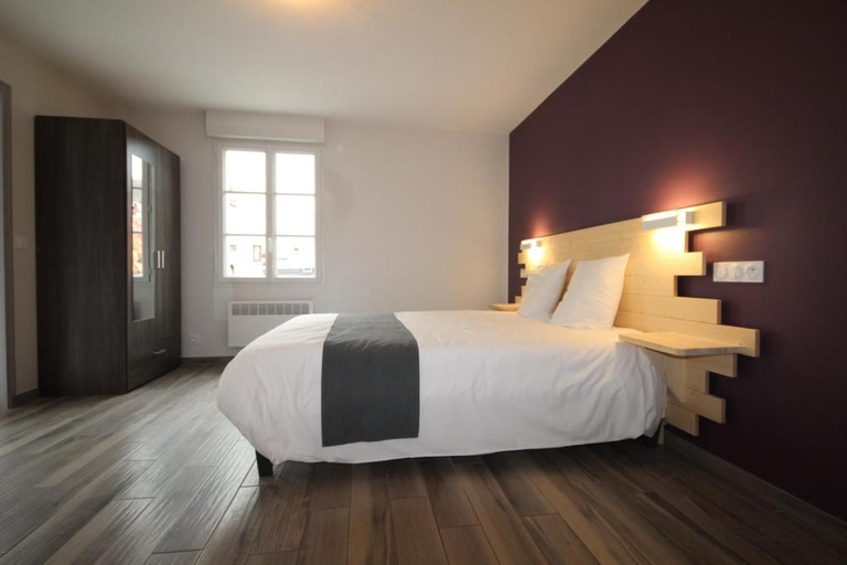 Bedroom 2, Auberge De La Cloche, Orne