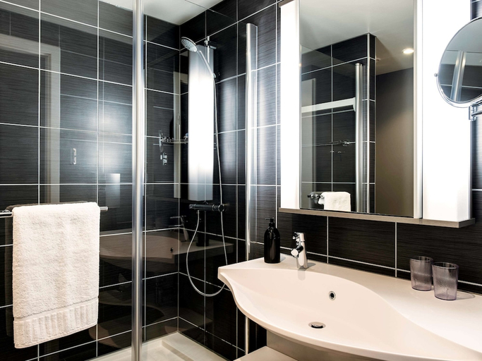 Bathroom 5, Adagio Liverpool City Centre, Sefton