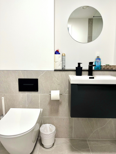 Bathroom 4, Sleeps 4 Central Ensuite - Cityview & Parking, Manchester