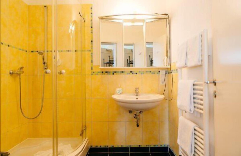 Bathroom 7