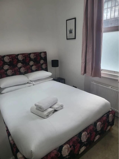 Bedroom 3, Charming Tower Bridge House, London