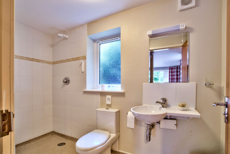 Bathroom 3, The Vines, Oxfordshire