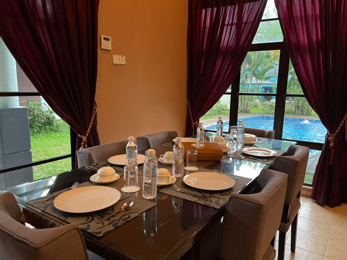 Dining Room 5