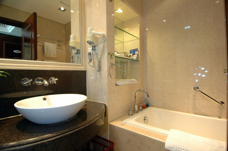 Bathroom 5, Chinflux Mandarin Hotel, Dongguan