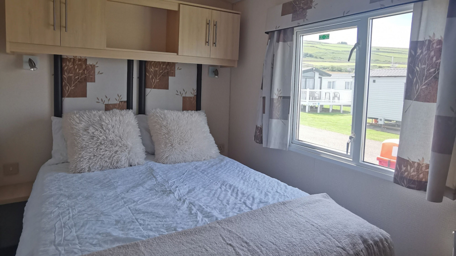Bedroom 5, Snowdonia Holiday Sea Beach and Mountains View, Gwynedd