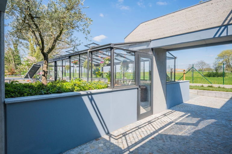 Others 5, Royal Suite Parma con Piscine Calda e Fredda, Parma