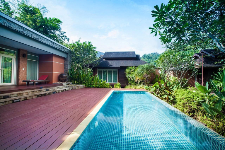 Swimming Pool 4