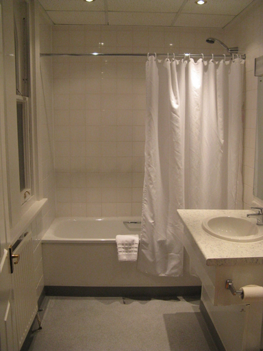 Bathroom 3, DISCOVERY INN, Leeds