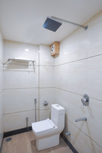 Bathroom 2, FabHotel Jewel Palace, Bhopal