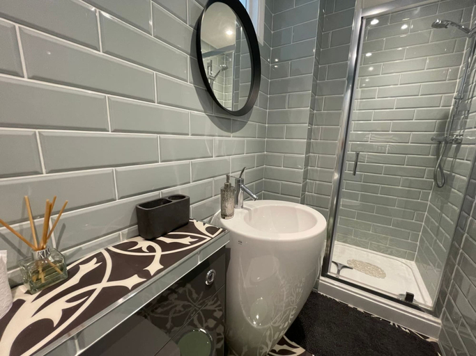 Room 5, Exquisite Beachfront Residence With Luxurious Interiors The Cozy Clam Pevensey Bay, East Sussex