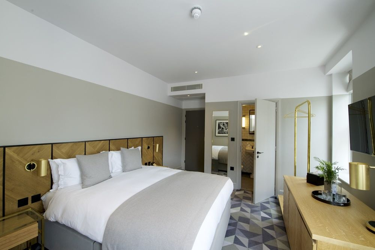 Bedroom 5, Victory House London, London