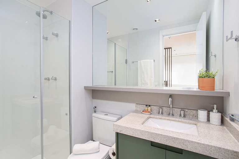 Bathroom 14