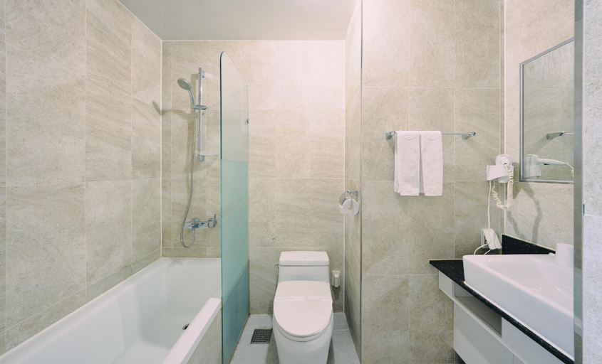 Bathroom, Poonggyung Hotel, Seogwipo