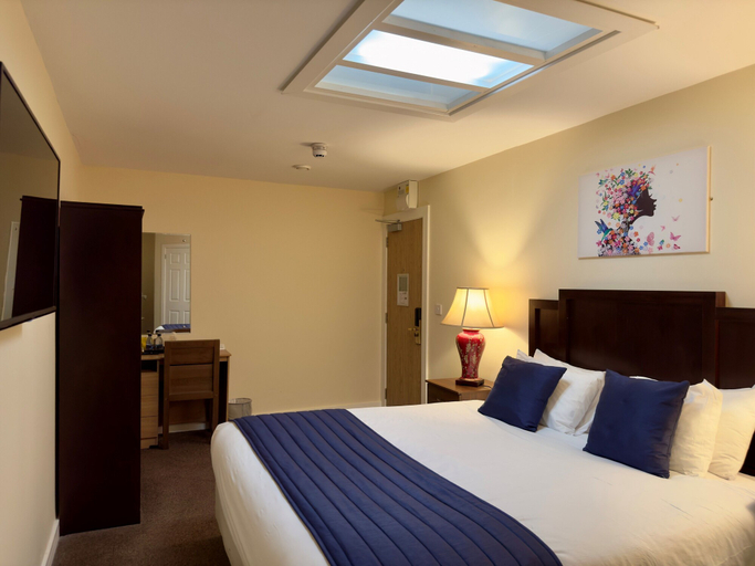 Bedroom 3, Meon Valley Hotel, Spa & Golf, Hampshire