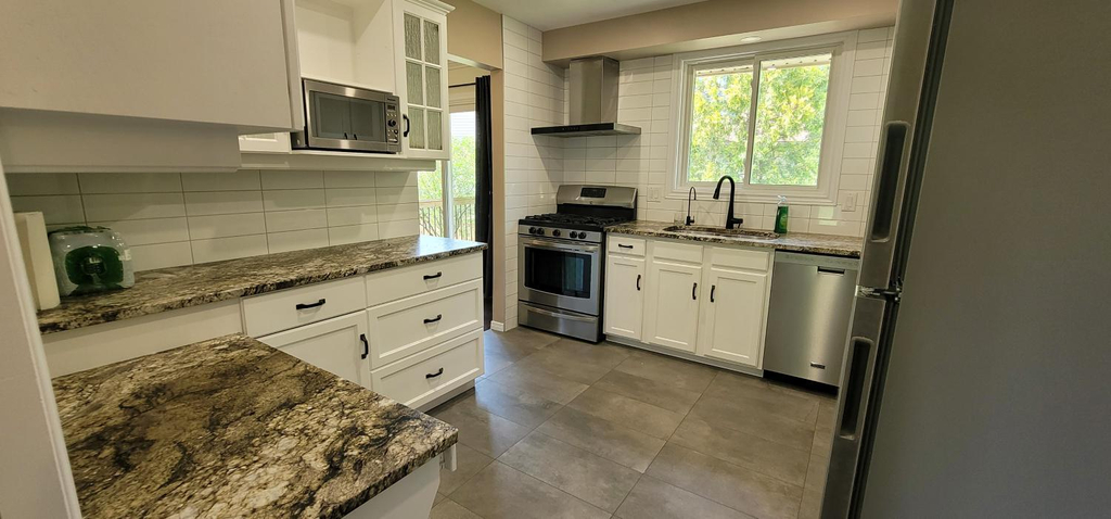 Others 4, Niagara Falls Villa with Private pool, hottub, water view and Breakfast, Niagara