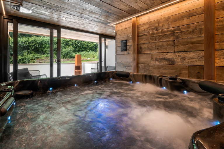 Room 4, The Hideaway at Higher Longtail, Cumbria