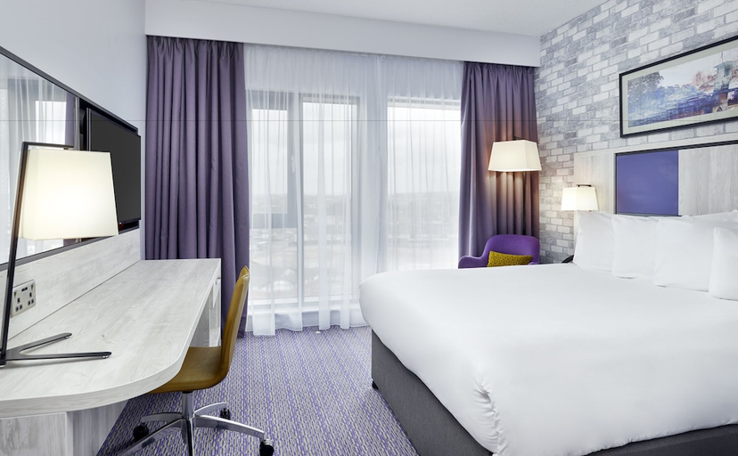 Bedroom 2, Leonardo Hotel Swindon, Swindon