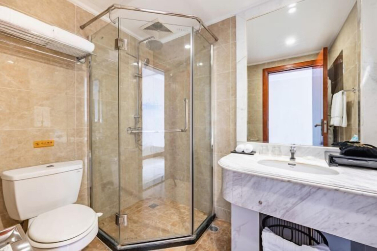 Bathroom 4, River Romance Hotel (Chongqing Jiefangbei), Chongqing