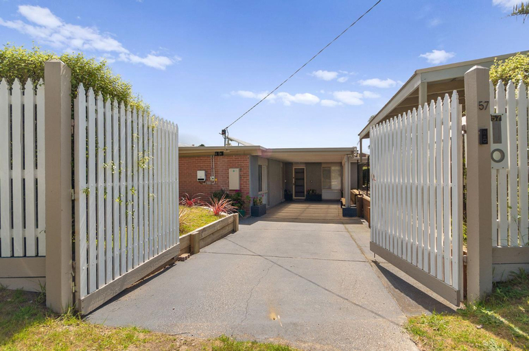 The Family Haven Main House, Mornington P'sula - South