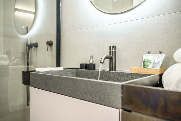 Bathroom 2, EMILIA SUITE GREEN, Modena