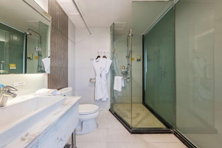 Bathroom 4, Kunming Langwei Hotel (Kunming Railway Station Branch), Kunming