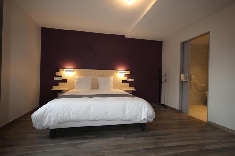 Bedroom 2, Auberge De La Cloche, Orne