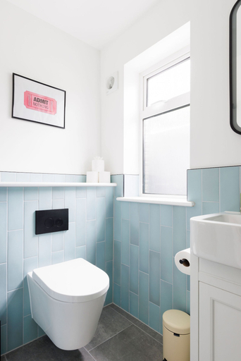 Bathroom 3, Coastal Retreat for 10 With Hot Tub, West Sussex