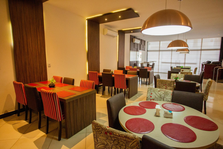 Food & Drinks 5, Carlton Plaza Torre, Araxá