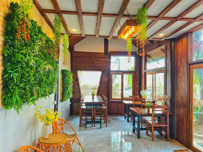 Food & Drinks 3, Inthawa Resort (Feuang, Laos) by Zuzu, Feuang