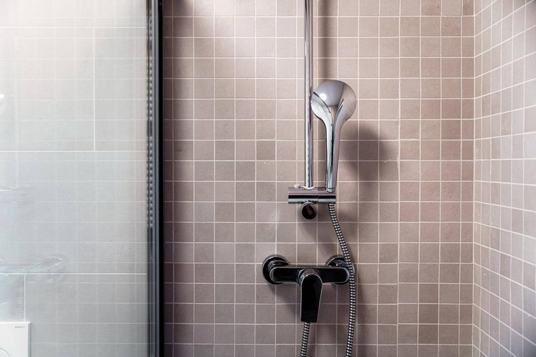 Bathroom 4, La Palma 2 by Quokka 360 - Spacious Lake View Apartment, Lugano