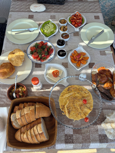 Food & Drinks 5, Zeus kır evi, Bozcaada