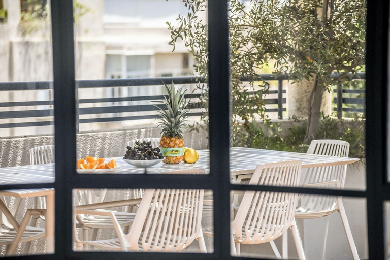 Others 4, Spacious 3BR Penthouse w Rooftop