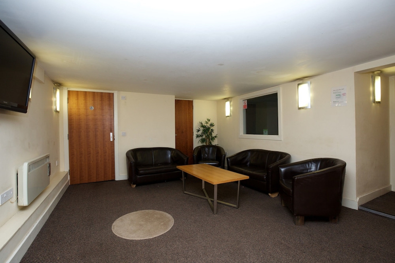 Others 4, Cocoon the International Inn, Sefton