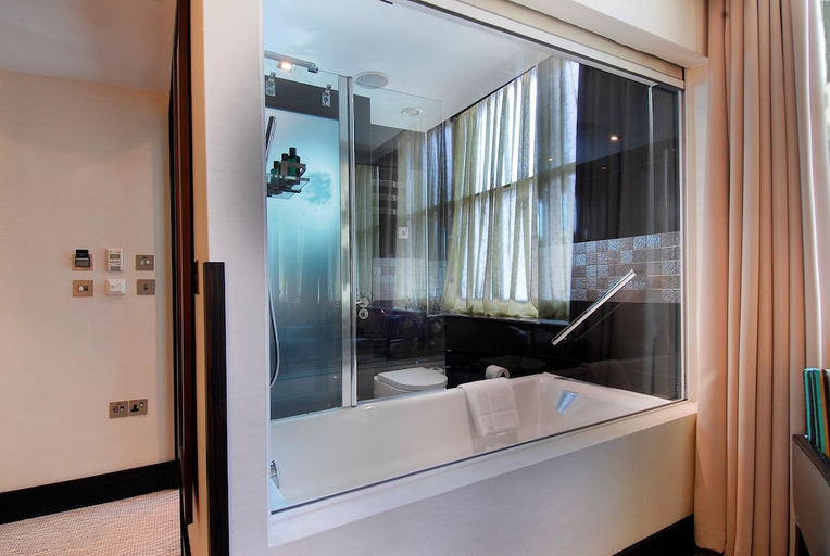 Bathroom 3, The Montcalm At The Brewery London, London