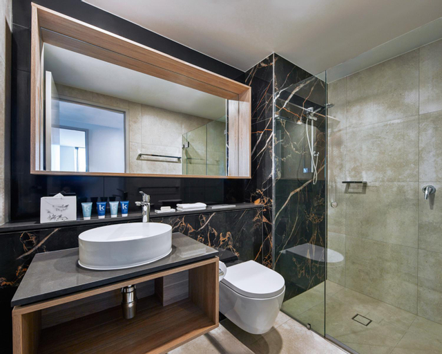 Bathroom 30
