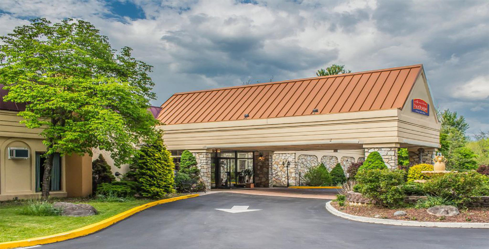 Exterior & Views, FairBridge Inn and Suites Poconos, Monroe