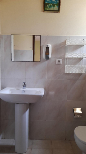 Others 2, Residencial Rosa Criola