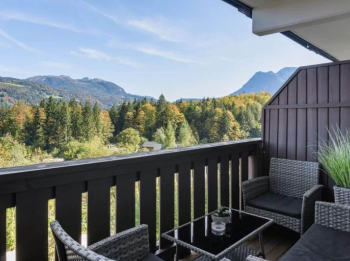 Others 5, Cosy Holiday Home in bad Goisern With Balcony, Gmunden