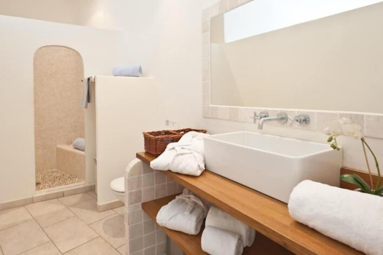Bathroom 4, Le San Lorenzo, Corse-du-Sud