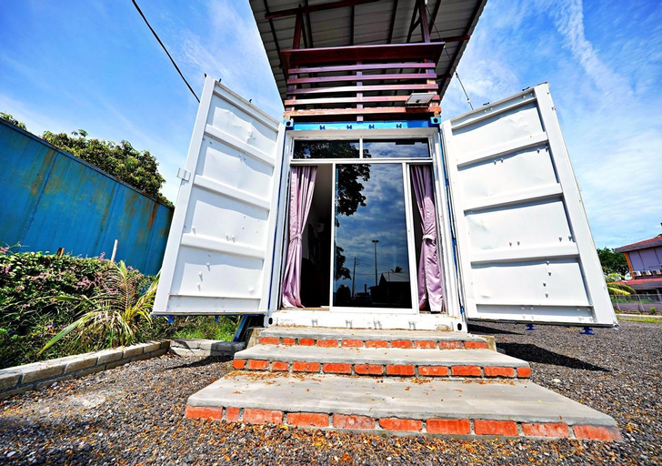 Exterior 3