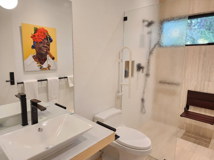 Bathroom 2, The Shed at Moon Dance, Sunshine Coast