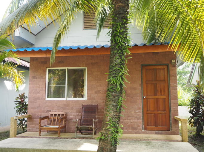 Exterior 4