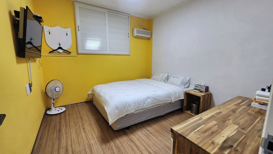 Bedroom 4, Myeongdong Motel, Geoje