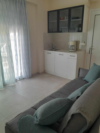 2, Giotis Apartments, Epirus