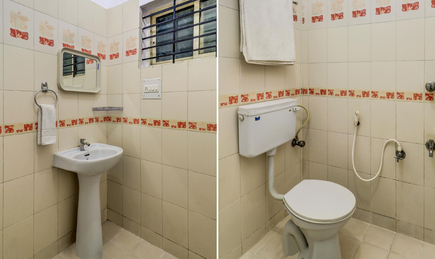 Bathroom 5, Itsy Hotels Shree Comforts, Bangalore