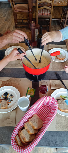 Others 3, La Reine-des-pres - Chez Myriam Miam Miam, Hérens