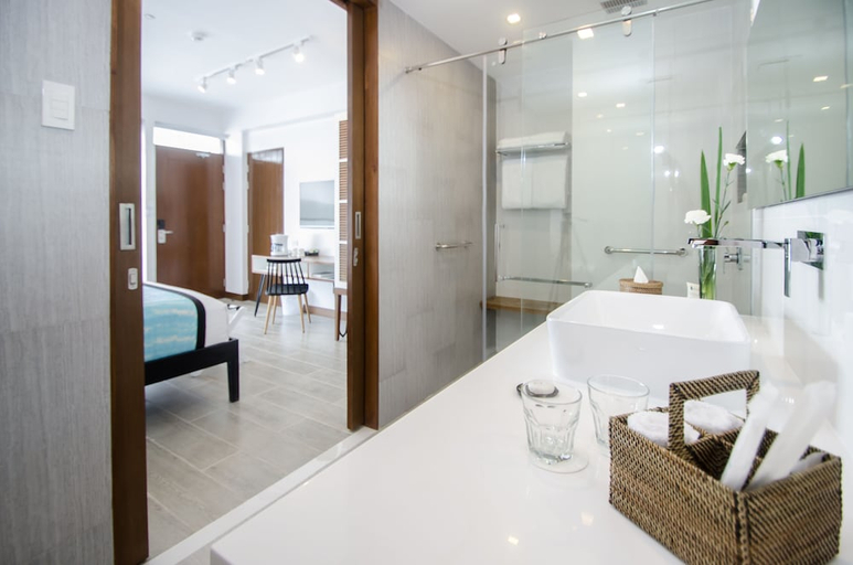 Bathroom 5, Coast Boracay, Malay